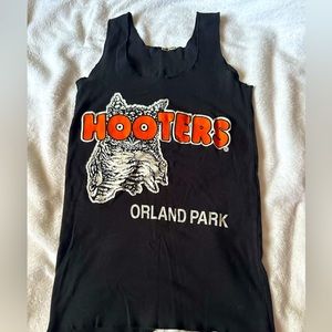 AUTHENTIC HOOTERS TANK TOP 🦉🧡
